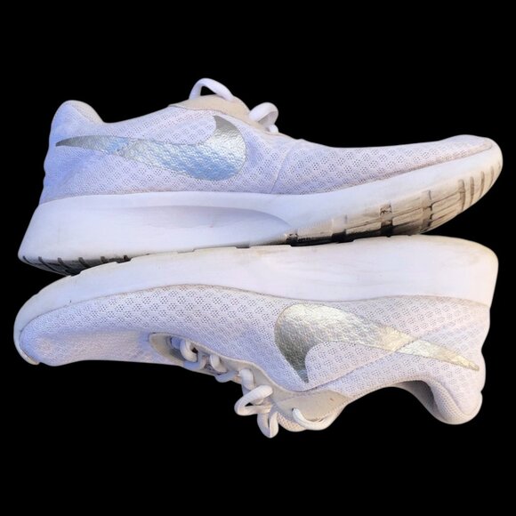 Nike Women's Tanjun Sneakers, Size 7 - Picture 4 of 8